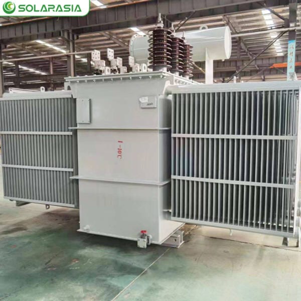 A wide-angle overview of the specialized production facility for 800KVA oil immersed transformers.